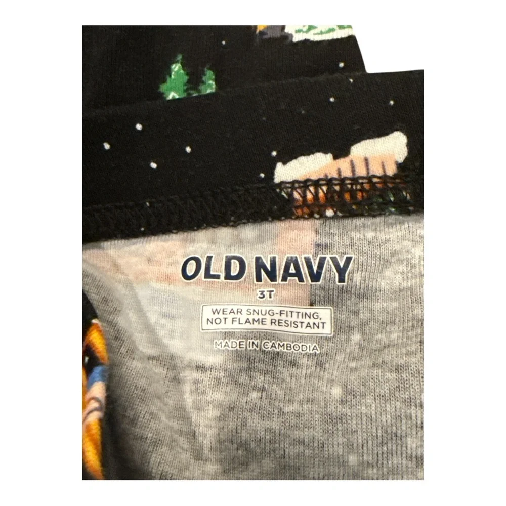 Old Navy Kids Black Pajama Set with Festive Prin Long Sleeves 100% Cotton Size3T